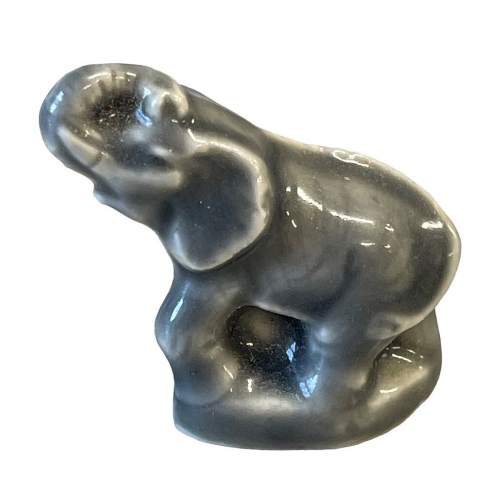 Wade Whimsies Red Rose Tea Elephant Figurine‎ Glazed Porcelain England